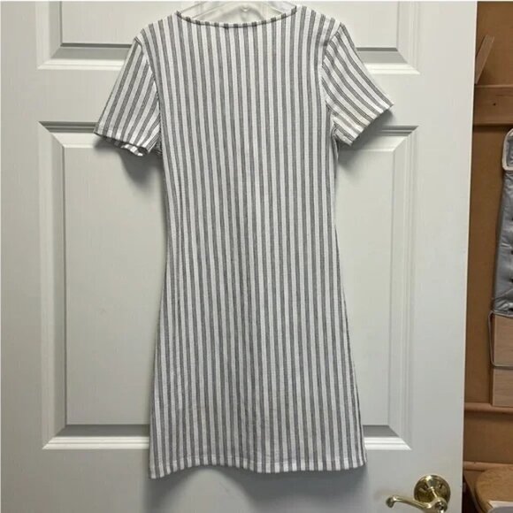 Zara A Line Dress Size S White and Black Vertical Striped Tie Front V neck - Picture 5 of 6